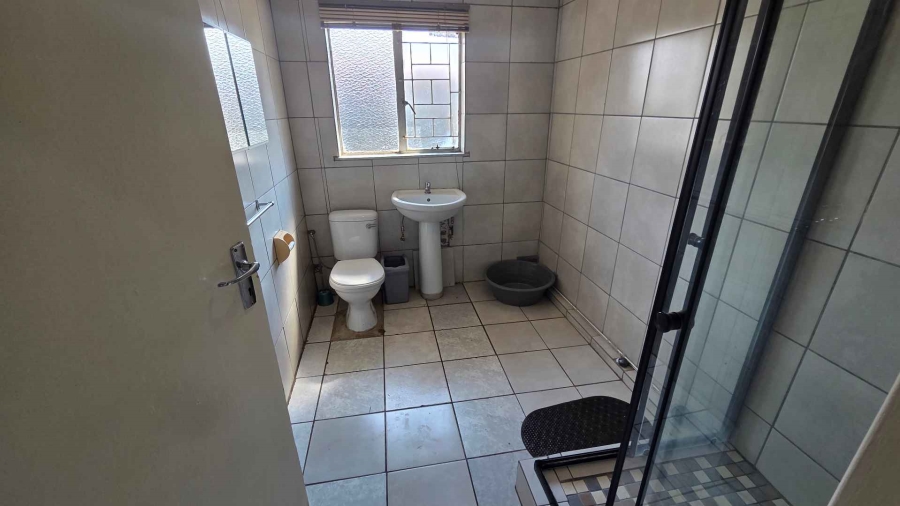 10 Bedroom Property for Sale in Brandwag Free State